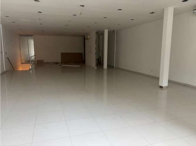 OFICINA / CALLE 50 / GALERIA 50 / 300 M2 / 2 NIVELES / SOBRE VIA