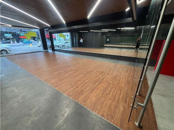 OFICINA / CALLE 50 / GALERIA 50 / 300 M2 / 2 NIVELES / SOBRE VIA