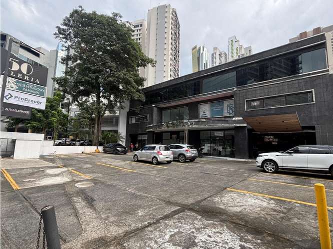 OFICINA / CALLE 50 / GALERIA 50 / 300 M2 / 2 NIVELES / SOBRE VIA
