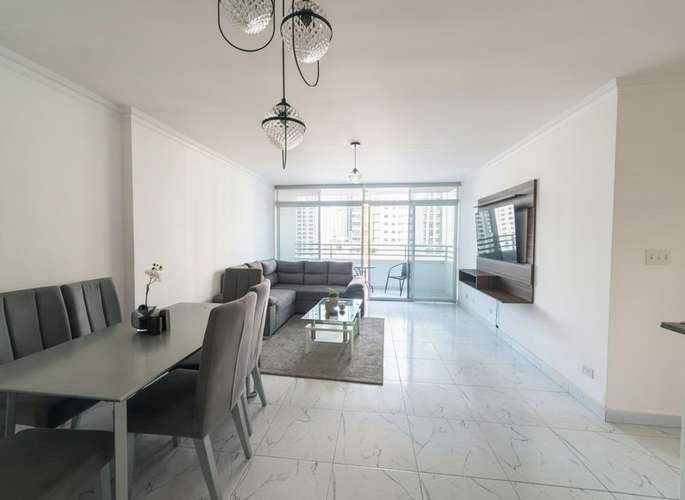 Alquilo apartamento amoblado en San Francisco, 2 recamaras, línea blanca nueva, balco, 105m2.