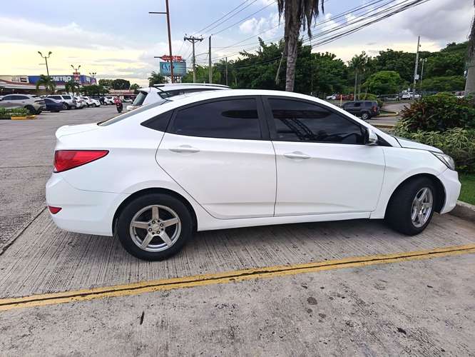 VENDO ACCENT AUTOMÁTICO  - Imagen 3
