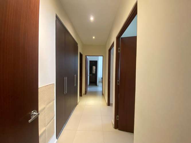 Apartamento Amoblado con Terraza en River Valley - Imagen 9
