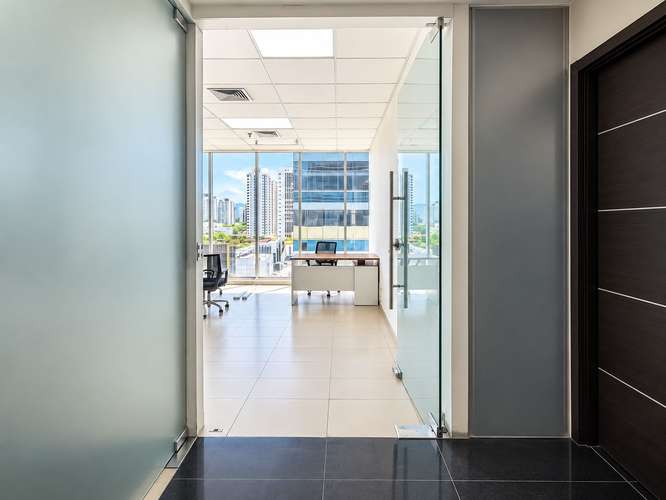 Alquiler de Oficina Equipada de 53.25 m² en PH Nova – RI Group Tower, Obarrio - Imagen 2