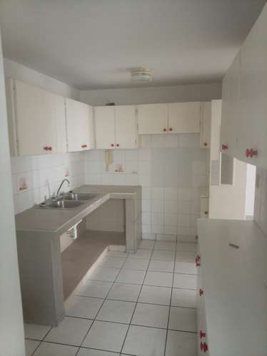 Alquilo apartamento vacío en Parque Lefevre 