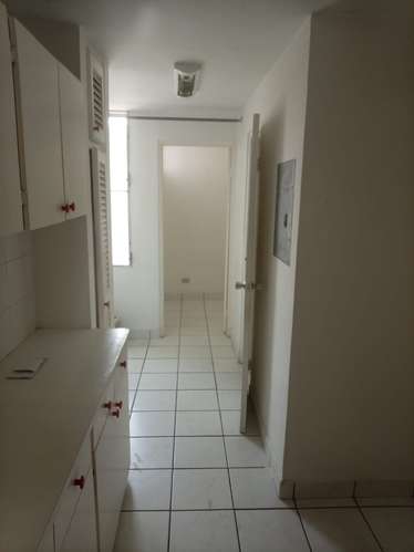 Alquilo apartamento vacío en Parque Lefevre 