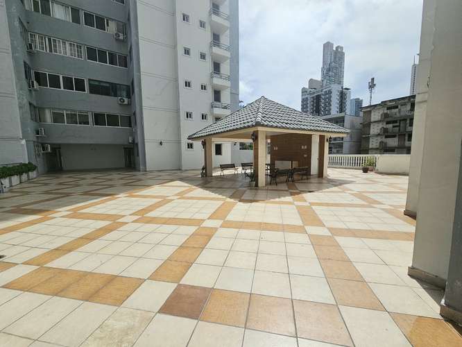  SE ALQUILA APARTAMENTO EN BELLA VISTA