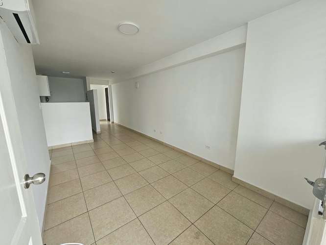  SE ALQUILA APARTAMENTO EN BELLA VISTA - Imagen 5