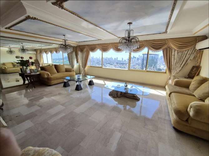 Se Vende Apartamento en Pacific Hills, Dos Mares