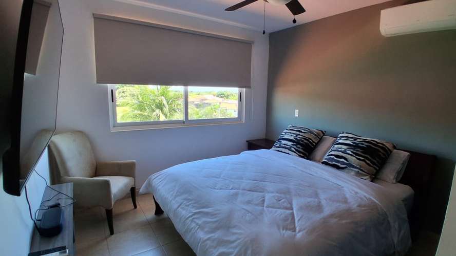 Vive seguro, tranquilo y a pasos del mar! Casa en residencial con garita de seguridad en Gorgona