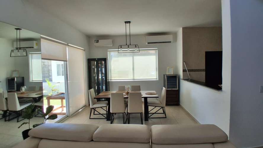 Vive seguro, tranquilo y a pasos del mar! Casa en residencial con garita de seguridad en Gorgona