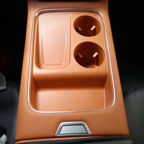 ¡Vehículo NUEVO y PERSONALIZADO! Solo tiene 1 mes. Kilómetros bajos. ¡VENTA por mudanza al extranjero! - Imagen 7