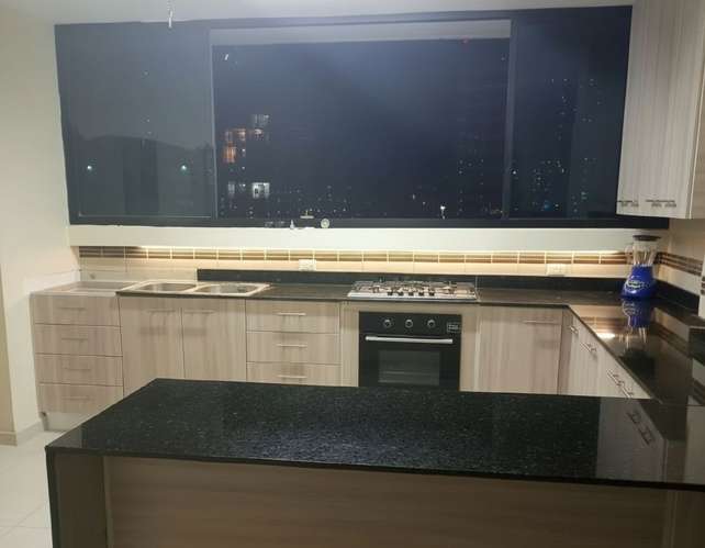 Venta de Apartamento en San Francisco 3 REC C/U CON BANO 3 PARKINGS 185mtrs a $1,189xm2 - Imagen 5