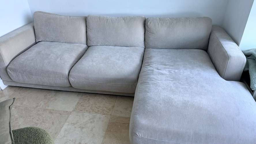 Vendo mi enorme sofá súper confortable casi nuevo - Imagen 2