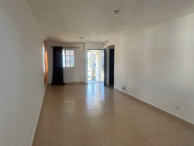 REMATO Hermosa Casa Tipo Chalet en Bosques del Prado, Arraiján Garita 24/7 Terraza y Patio 200m - Imagen 6