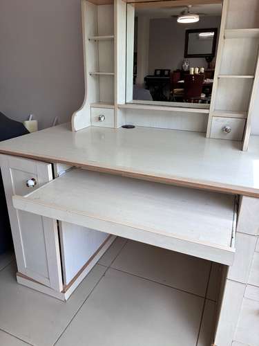 Escritorio / Vanity