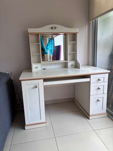 Escritorio / Vanity