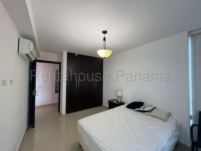 273069. Se alquila apartamento amoblado, 2 recámaras, 2 baños, CBE, balcón, 106m