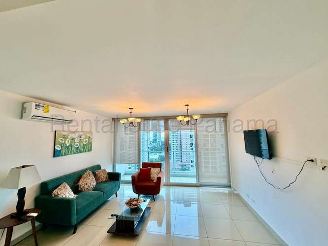 273069. Se alquila apartamento amoblado, 2 recámaras, 2 baños, CBE, balcón, 106m