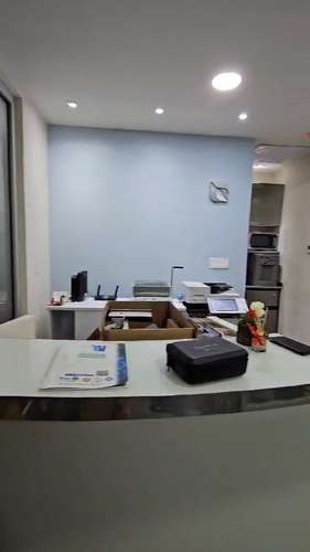Espectacular y valiosa oficina con mobiliario italiano 70 mts de comfort - Imagen 17