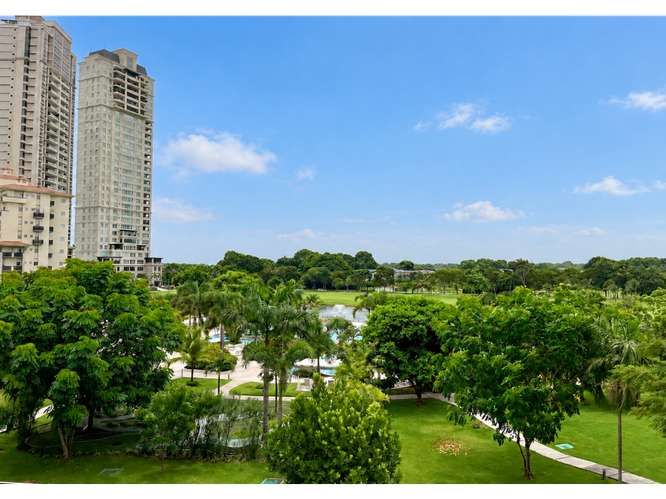 Apartamento en Santa María con terraza y espacios excepcionales - Imagen 7