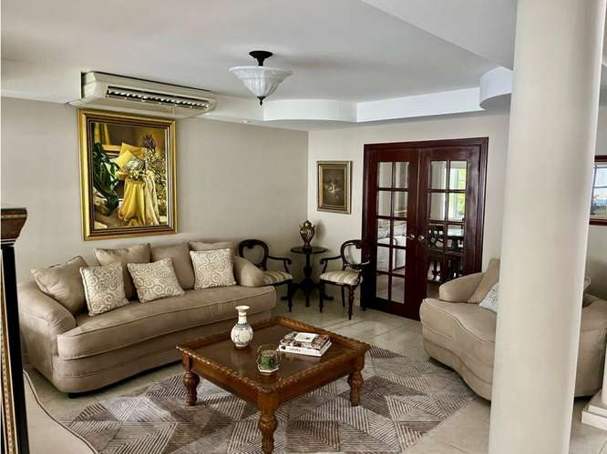 Casa en Costa del Este con piscina privada y jardín - Imagen 3