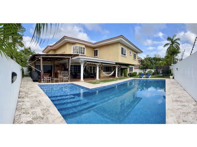 Casa en Costa del Este con piscina privada y jardín - Imagen 2
