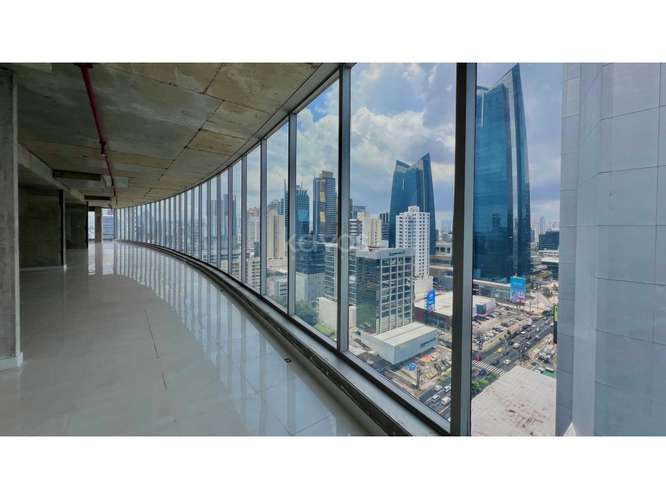 VENTA DE OFICINA EN CALLE 50 | SEMI-REMODELADA - Imagen 2