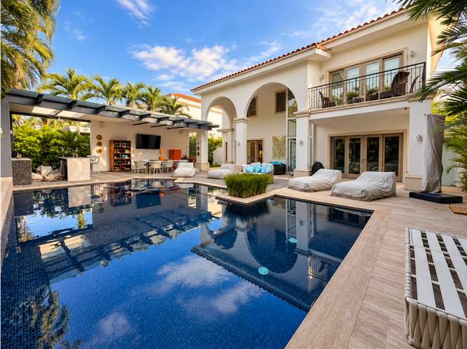 CASA EN ALQUILER- FAIRWAY SANTA MARIA