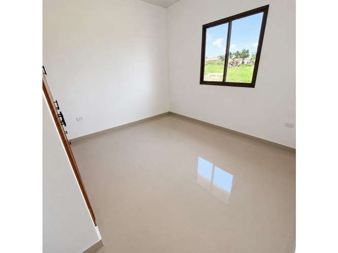 SE VENDE AMPLIA CASA VERAGUAS BARRIADA GUADALUPANA 570M 3 HABITACION