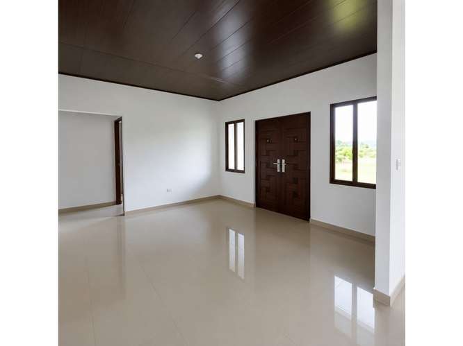 SE VENDE AMPLIA CASA VERAGUAS BARRIADA GUADALUPANA 570M 3 HABITACION