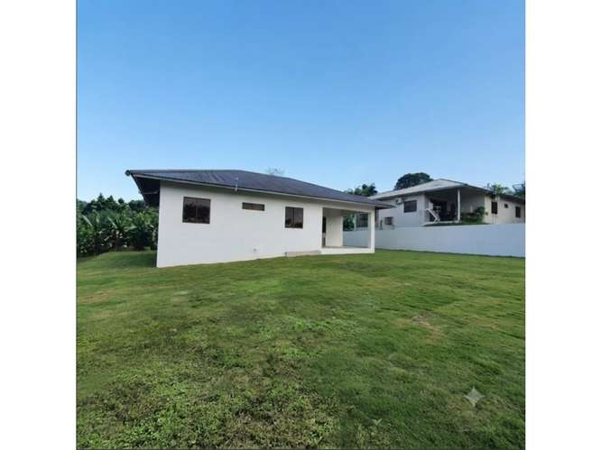 VERAGUAS / BARRIADA GUADALUPANA / 570M / 3 HABITACION / AMPLIO TERRENO