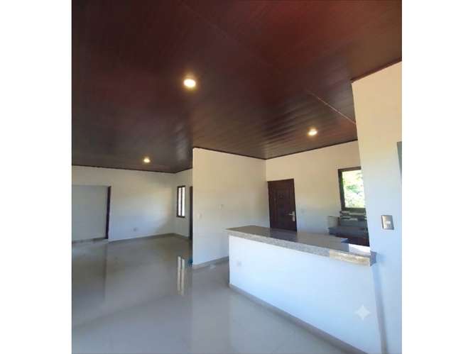 VERAGUAS / BARRIADA GUADALUPANA / 570M / 3 HABITACION / AMPLIO TERRENO