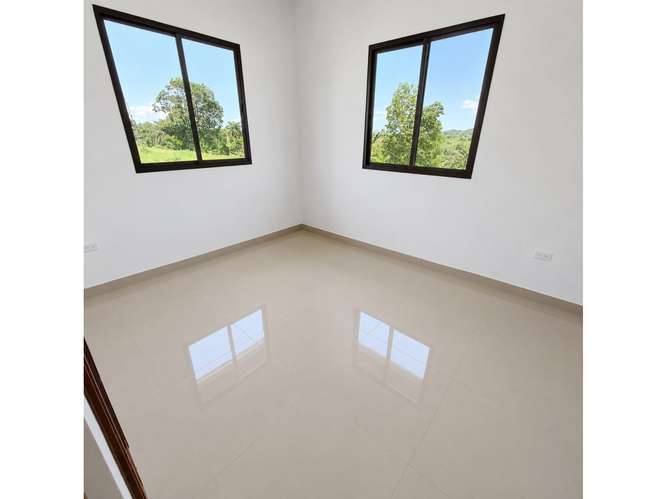 VERAGUAS / BARRIADA GUADALUPANA / 570M / 3 HABITACION / AMPLIO TERRENO