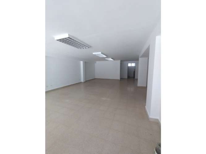 SE ALQUILA LOCAL COMERCIAL EL CANGREJO 100M 2 BAÑOS EN PLANTA BAJA