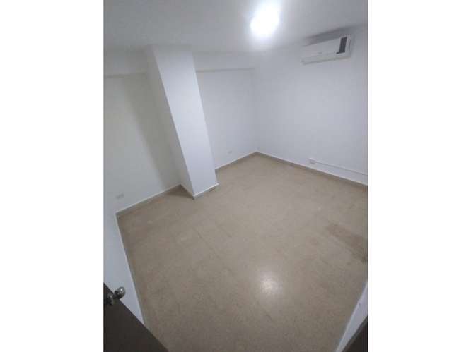 EL CANGREJO / LOCAL COMERCIAL / 100M / 2 BAÑOS / PLANTA BAJA