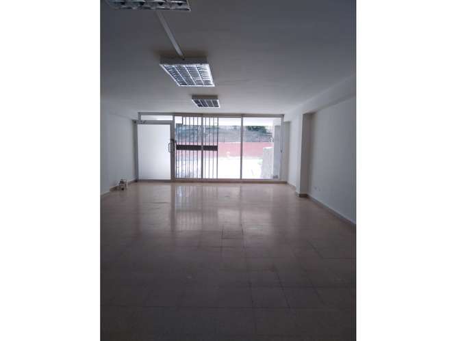 EL CANGREJO / LOCAL COMERCIAL / 100M / 2 BAÑOS / PLANTA BAJA