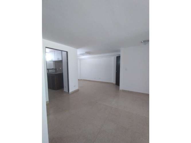 EL CANGREJO / LOCAL COMERCIAL / 100M / 2 BAÑOS / PLANTA BAJA