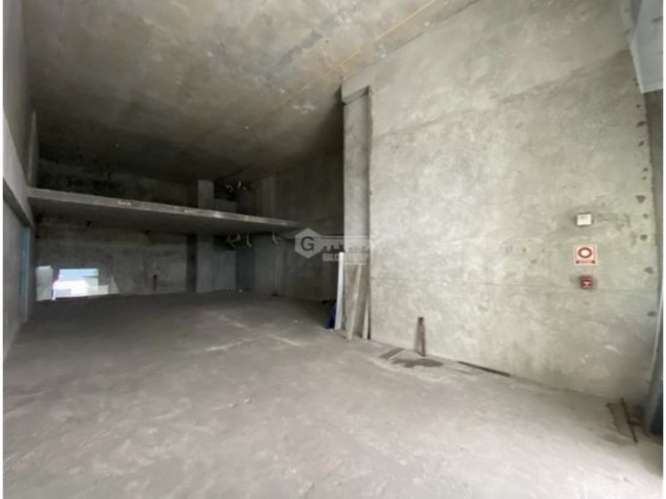 SE ALQUILA LOCAL COMERCIAL 217M VIA BRASIL CITY MALL EN PLANTA BAJA