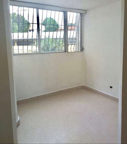 Alquilo lindo apartamento vacío , en Carrasquilla  - Imagen 9