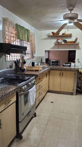 La Loma. 402mts 3r 2.5b Terraza patio $335,000.00neg