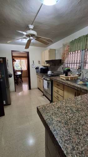 La Loma. 402mts 3r 2.5b Terraza patio $335,000.00neg