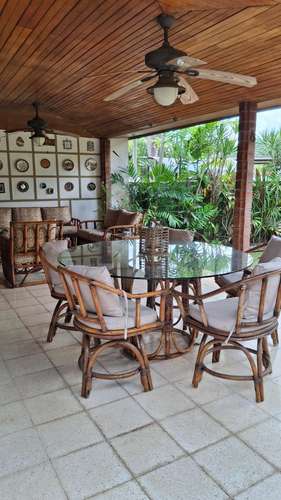 La Loma. 402mts 3r 2.5b Terraza patio $335,000.00neg
