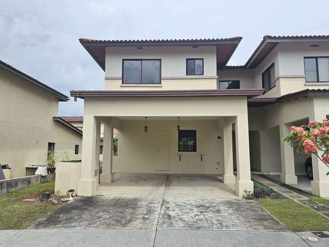Venta de Casa en Woodlands Single Family - Panamá Pacífico. Haga una oferta