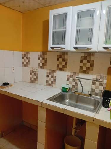 Se alquila casa amplia, en urbanización Nuevo - Imagen 3