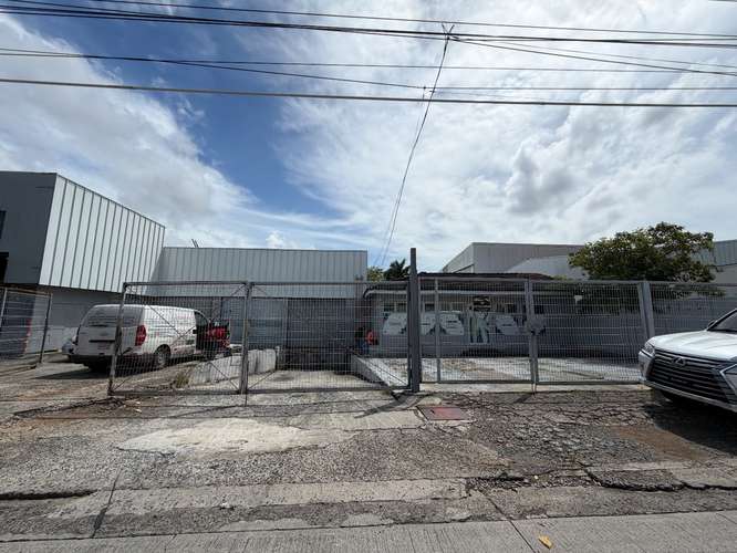 Alquilo bodega en Los Ángeles, 1500m2  - Imagen 2