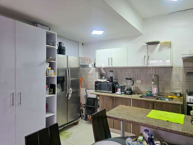 Casa en esquina en Chanis con paneles solares y anexo independiente - Imagen 9