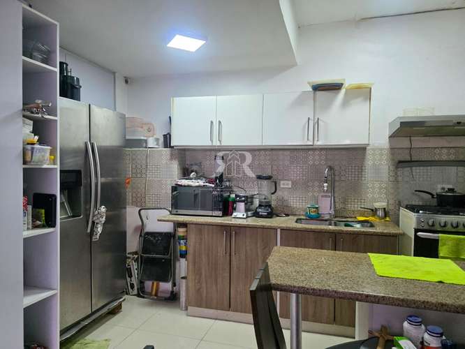 Casa en esquina en Chanis con paneles solares y anexo independiente - Imagen 10