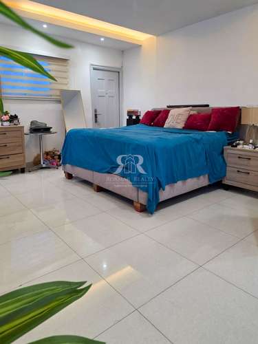 Casa en esquina en Chanis con paneles solares y anexo independiente - Imagen 13