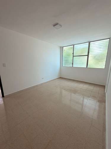 ALQUILO AMPLIO LOCAL COMERCIAL EN EL CARMEN - Imagen 4