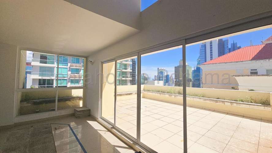 Venta apartamento en PH Diana Tower, Obarrio - penthouse dúplex | uVIK-26-4461 - Imagen 2